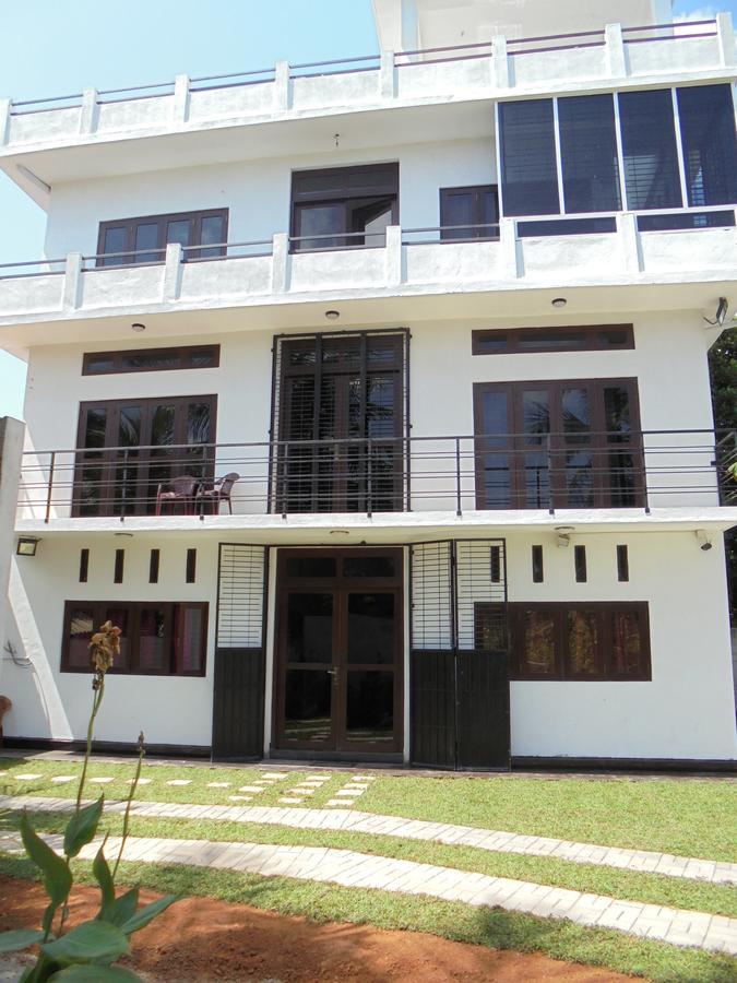 Jmf Hotel Negombo Exterior photo