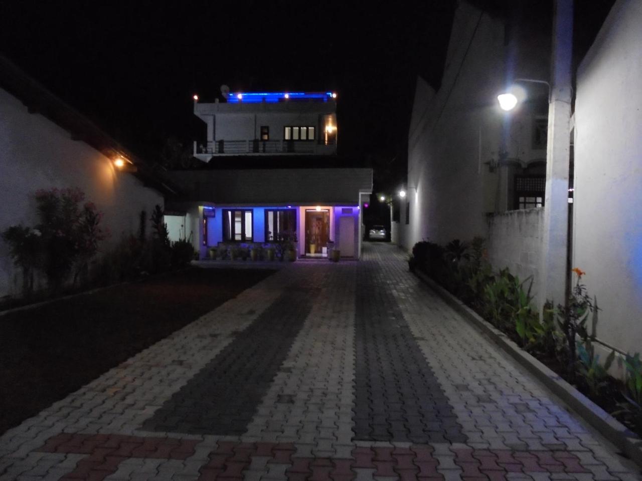 Jmf Hotel Negombo Exterior photo