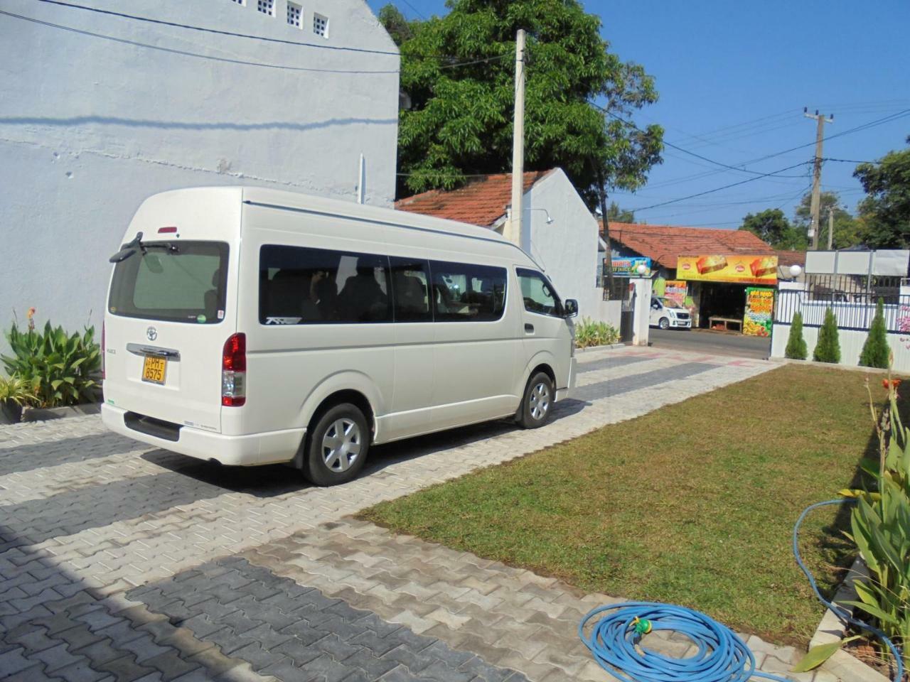 Jmf Hotel Negombo Exterior photo