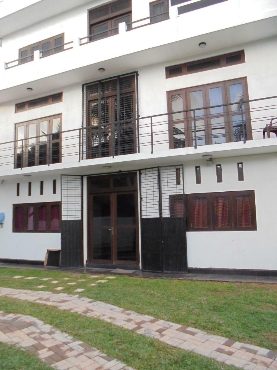 Jmf Hotel Negombo Exterior photo